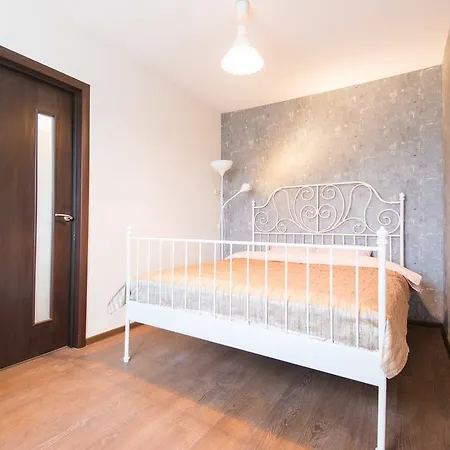 Nezavisimosti 48 Apartament